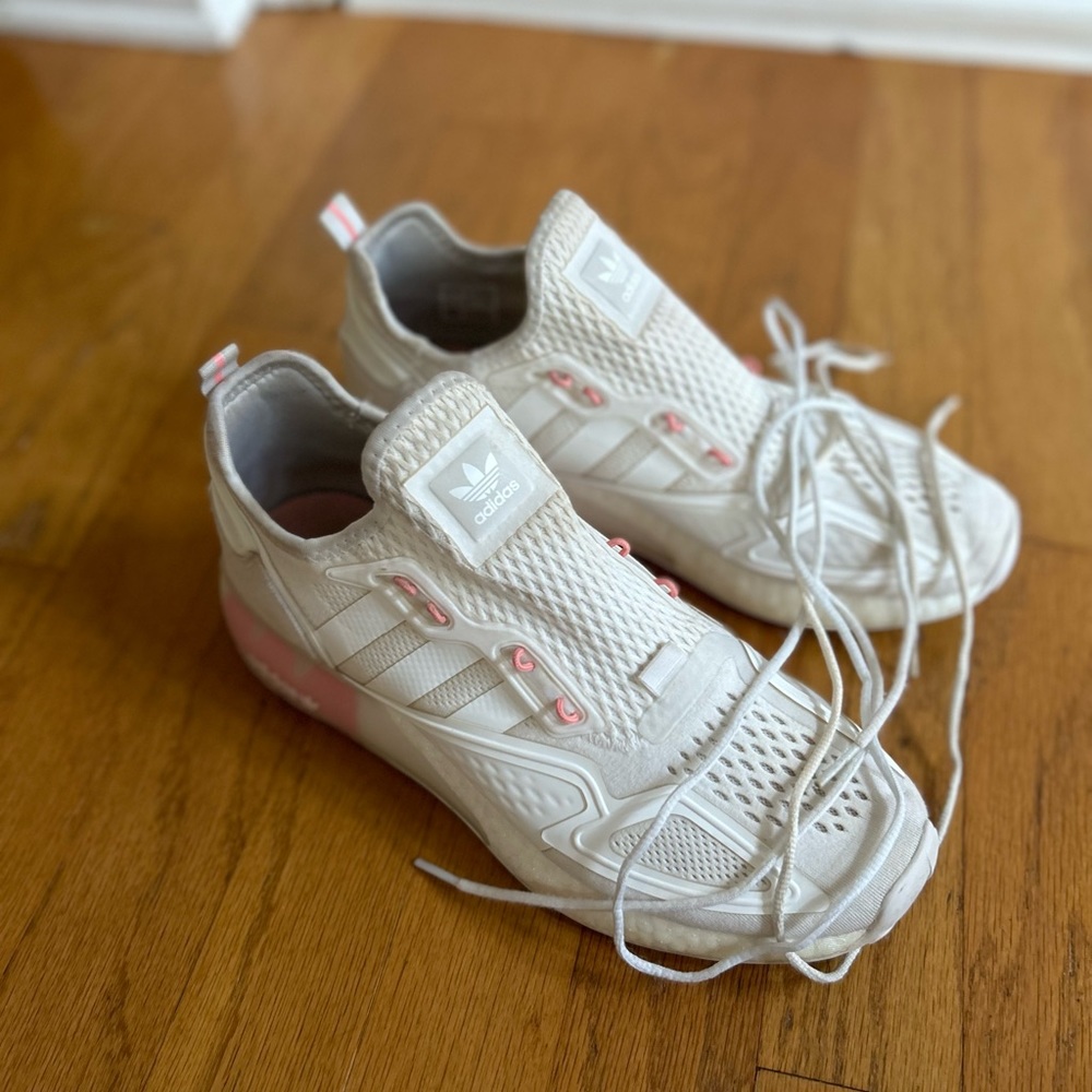 White Adidas size 11 men’s shoe